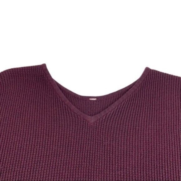 Lululemon VNeck Ribbed Purple Knit Sweater with Thumbholes Waffle Knit - Picture 5 of 7